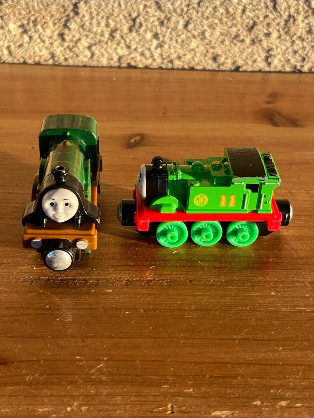 Thomas & Friends Green and Red Magnetic Train Pair